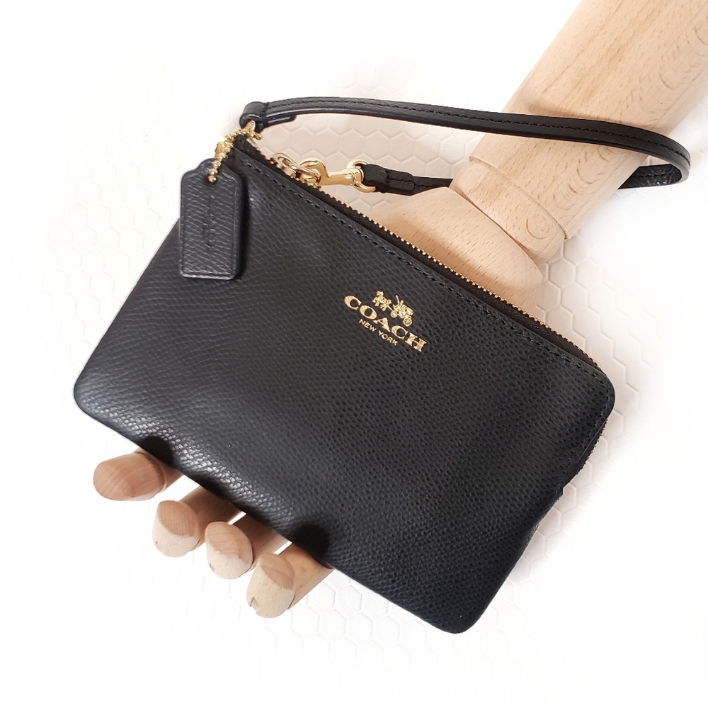 NWT Coach Leather Zipper Wristlet Wallet Clutch